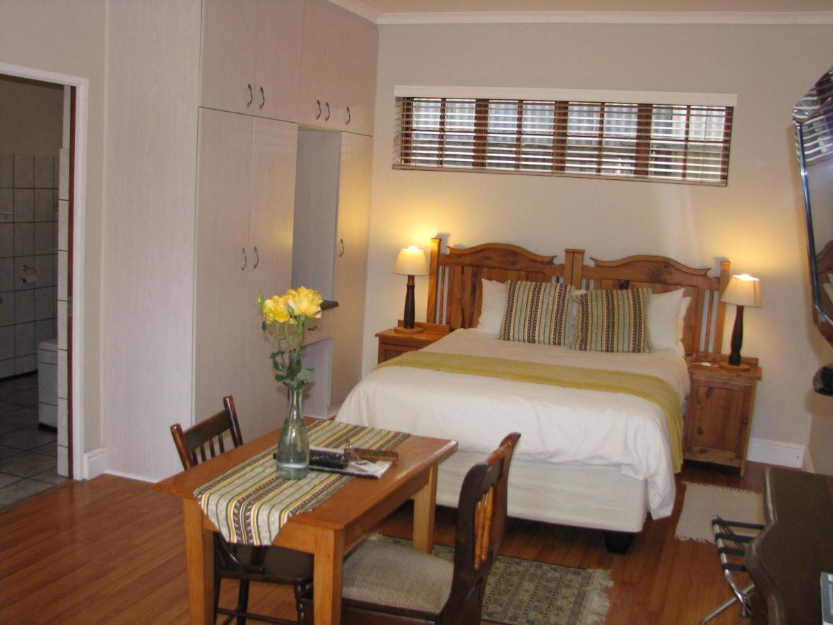 Kaiser's B&B Grahamstown Exterior foto